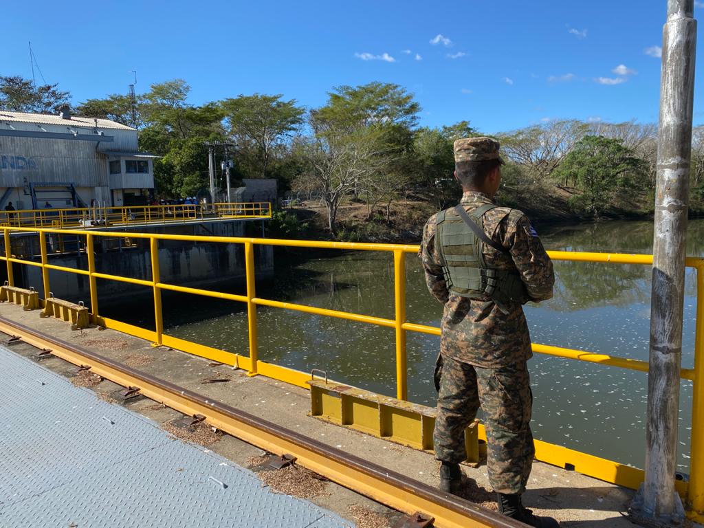 Gobierno descarta boicot, pero despliega militares para proteger potabilizadora Las Pavas gobierno-descarta-boicot-pero-despliega-militares-para-proteger-potabilizadora-las-pavas